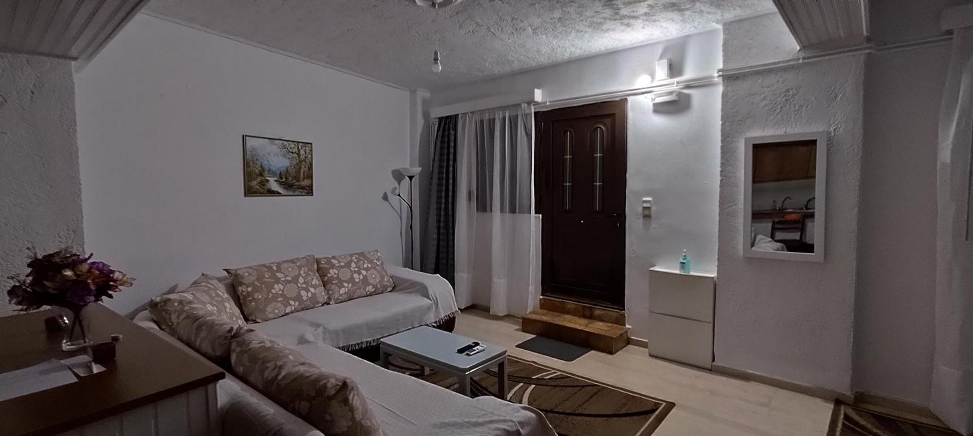 Ευρύχωρο Και Άνετο Διαμέρισμα Στην Ιτέα Joanna'S Apartment Kirra Exterior photo